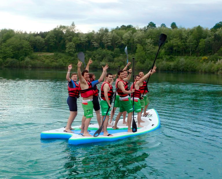 Sortie groupe sur le lac de Guiche en Paddle Stand Up Géant